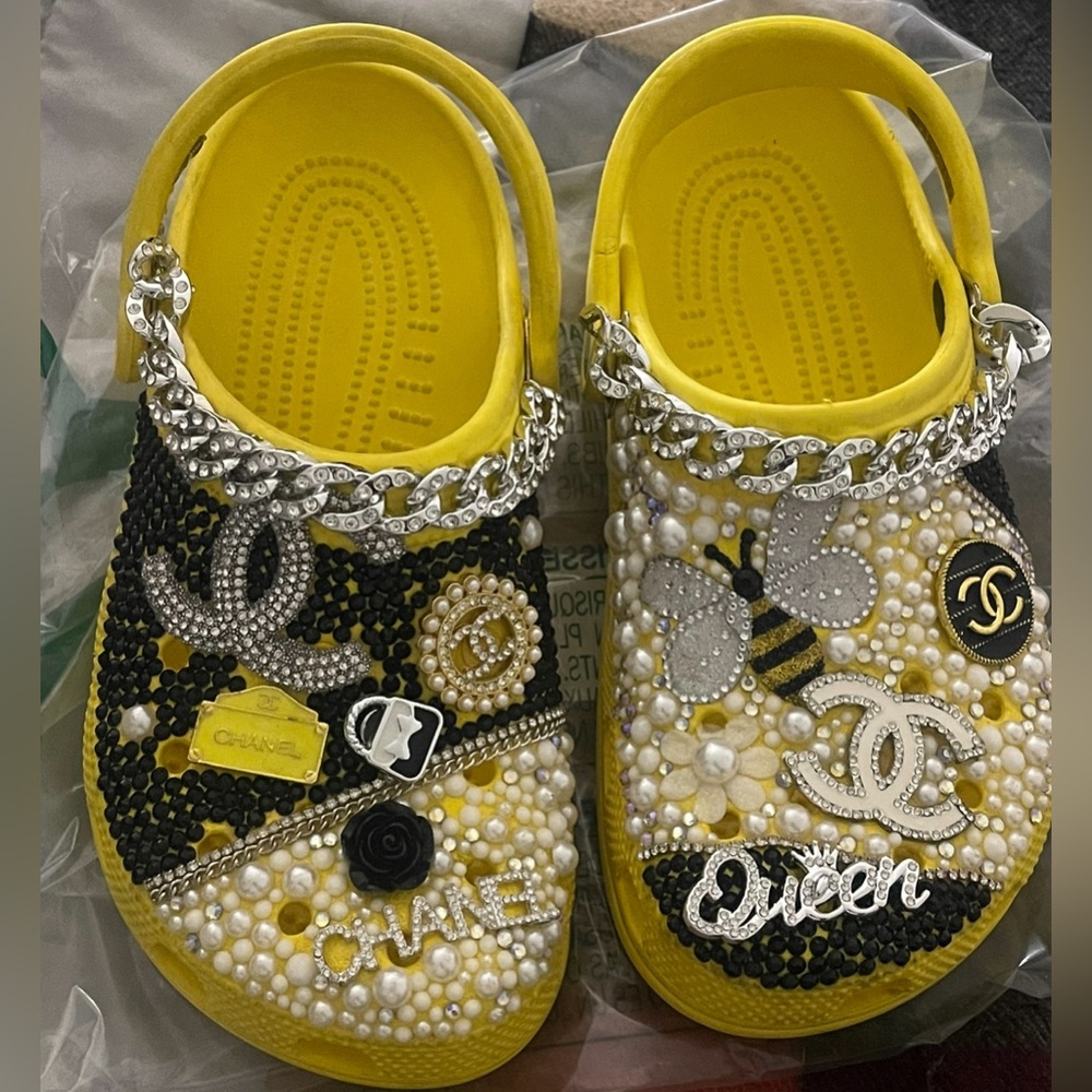 🔥CROCS Yellow Bejeweled🔥
